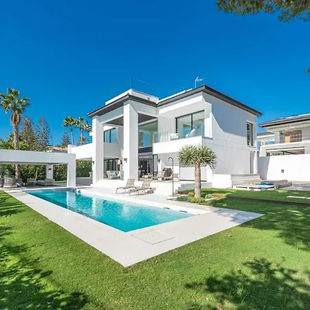 Villa In Cortijo Blanco San Pedro De Alcantara *